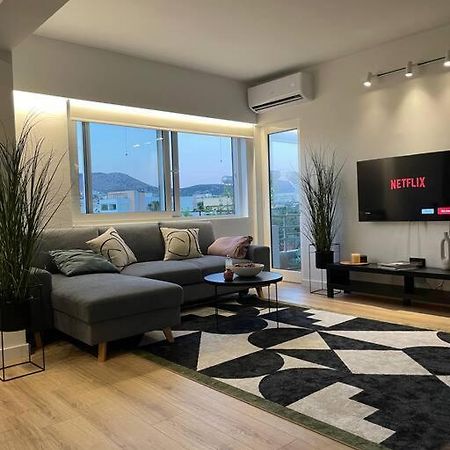Cozy Apartment Opposite The Beach Афины Экстерьер фото