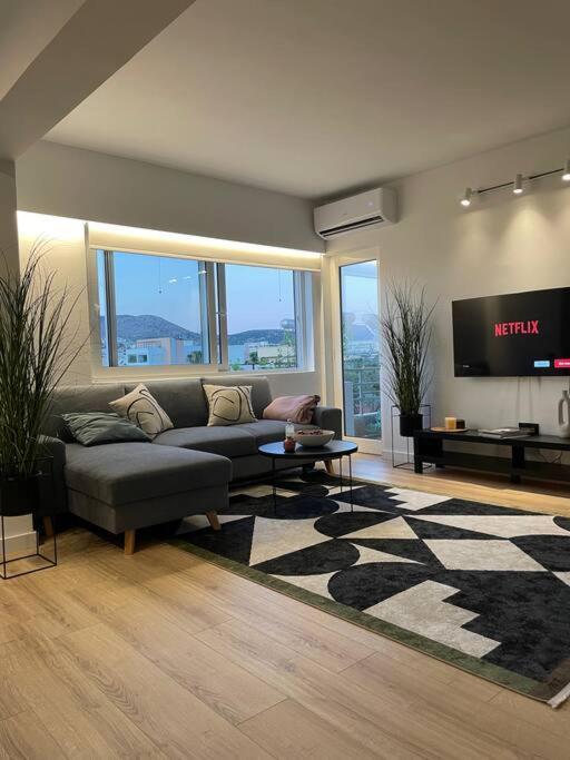 Cozy Apartment Opposite The Beach Афины Экстерьер фото